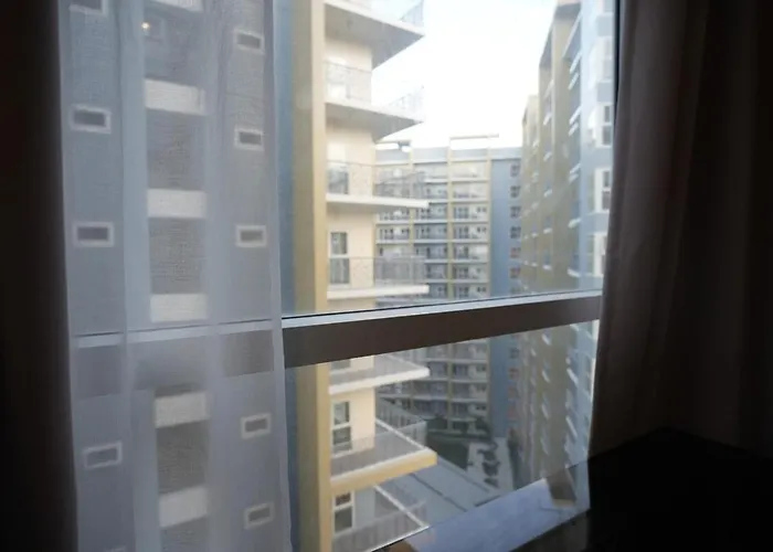 Cozy Modern 1br With Pool Access And Near Okada Manila