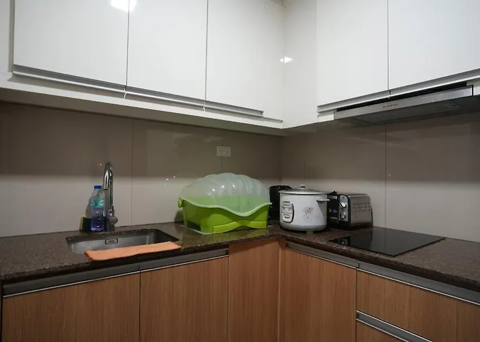 Cozy Modern 1br With Pool Access And Near Okada Apartamento